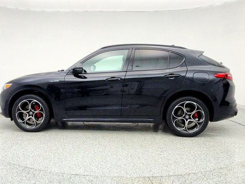 Used 2023 Alfa Romeo Stelvio Veloce image 8