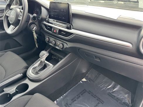 Used 2023 Kia Forte LXS image 5