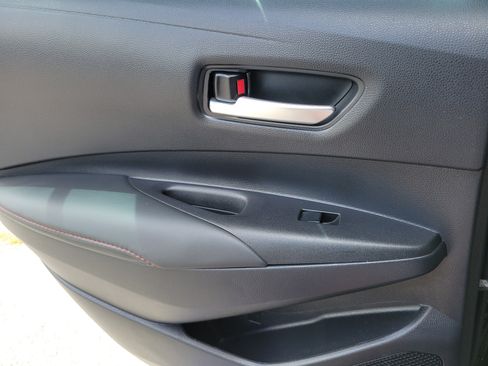 Used 2025 Toyota Corolla SE FWD image 13