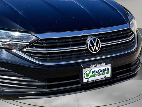 Used 2024 Volkswagen Jetta SE FWD image 34