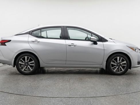 Used 2025 Nissan Versa SV FWD image 11