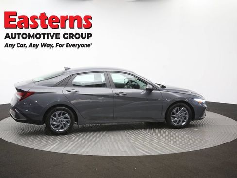 Used 2024 Hyundai Elantra SEL FWD image 42