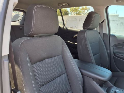Used 2023 GMC Terrain SLE w/ Driver Convenience Package FWD image 12