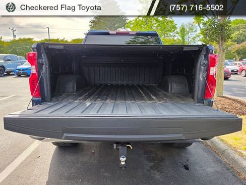 Used 2022 Chevrolet Silverado 1500 LT AWD/4WD image 7