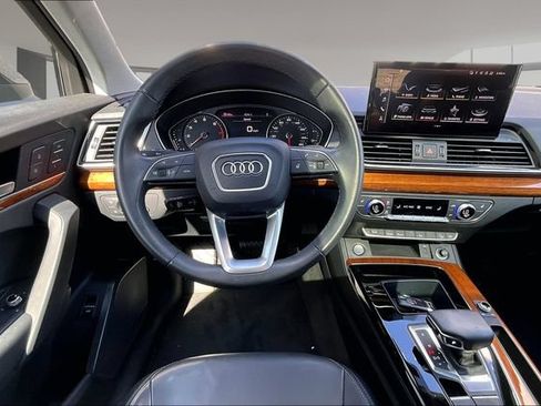 Used 2023 Audi Q5 2.0T Premium w/ Convenience Package AWD/4WD image 8