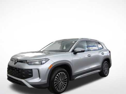 New 2026 Volkswagen Tiguan S AWD/4WD image 2