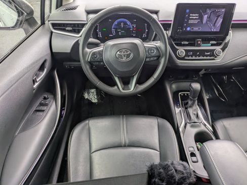 Used 2024 Toyota Corolla XLE FWD image 4