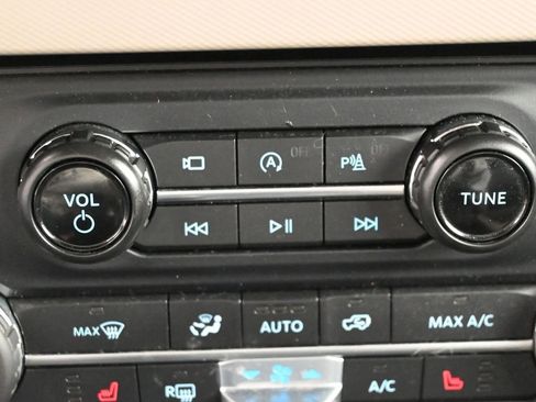 Used 2023 Ford Bronco Wildtrak image 23