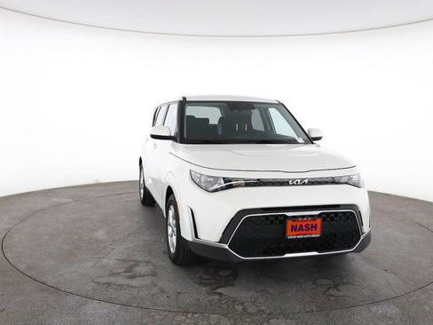 Used 2025 Kia Soul LX w/ LX Technology Package image 3