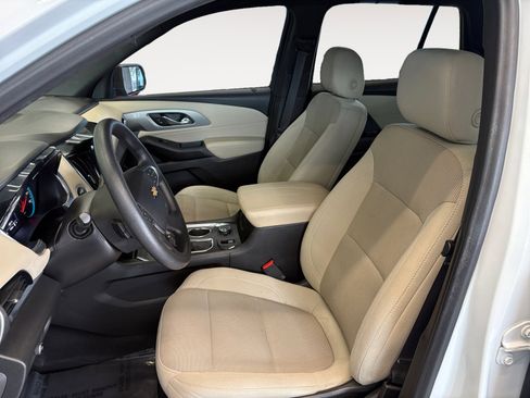 Used 2022 Chevrolet Traverse LS image 23