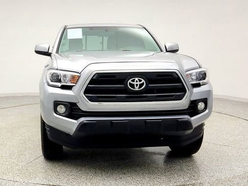 Used 2016 Toyota Tacoma SR5 image 2