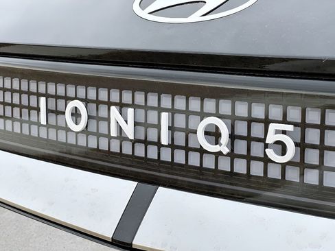 New 2025 Hyundai Ioniq 5 Limited image 7