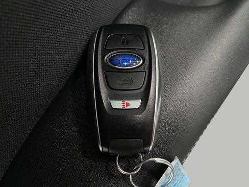 Used 2025 Subaru Outback Premium w/ Popular Package #1A AWD/4WD image 32