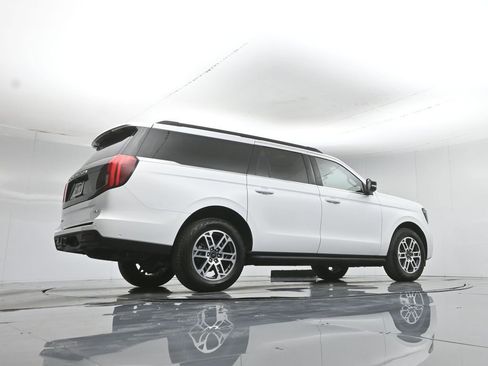 Used 2025 Ford Expedition Max Active AWD/4WD image 55