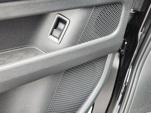 New 2025 Volkswagen ID. Buzz Pro S image 19