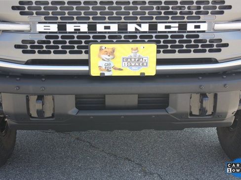 Used 2024 Ford Bronco Badlands image 8