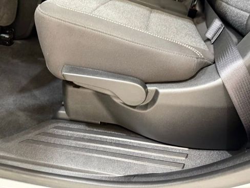 Used 2025 GMC Acadia Elevation image 15