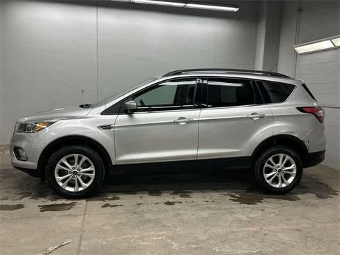 Certified 2018 Ford Escape SE image 2