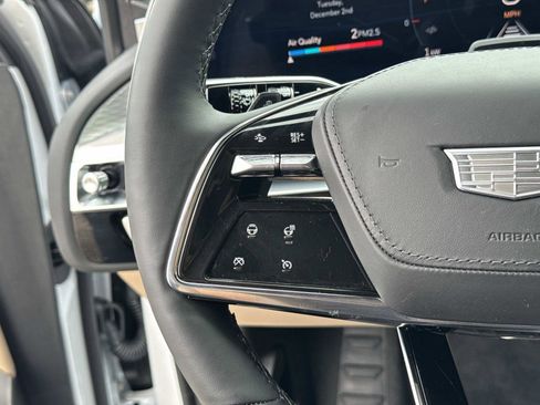 New 2025 Cadillac Lyriq Luxury image 33