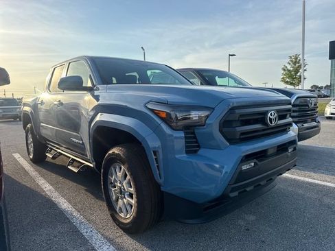 Used 2026 Toyota Tacoma SR5 w/ SR5 Upgrade Package AWD/4WD image 3
