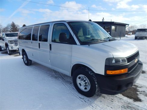 Used 2019 Chevrolet Express 3500 LS image 5