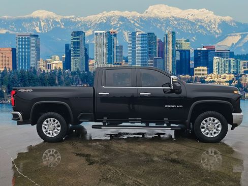 Used 2024 Chevrolet Silverado 2500 LTZ w/ LTZ Convenience Package image 2