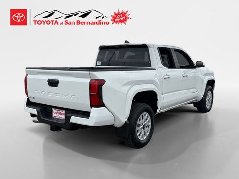 Certified 2026 Toyota Tacoma SR5 AWD/4WD image 5