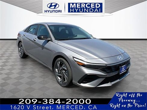 New 2025 Hyundai Elantra SEL image 1