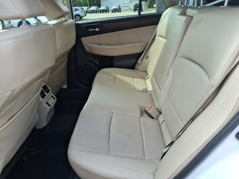 Used 2019 Subaru Outback 2.5i Limited AWD/4WD image 8