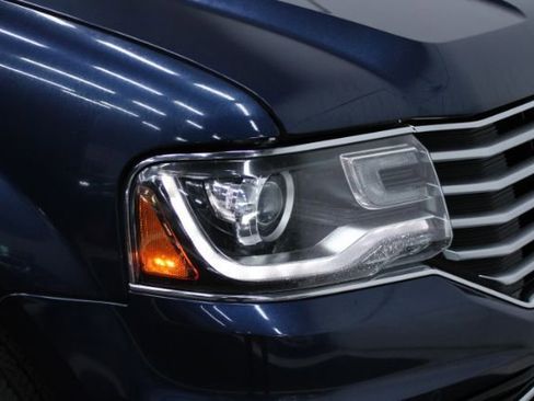 Used 2015 Lincoln Navigator 2WD image 6