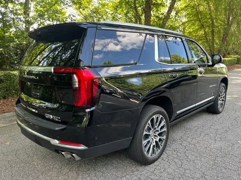 Used 2025 GMC Yukon Denali w/ Denali Reserve Package AWD/4WD image 9