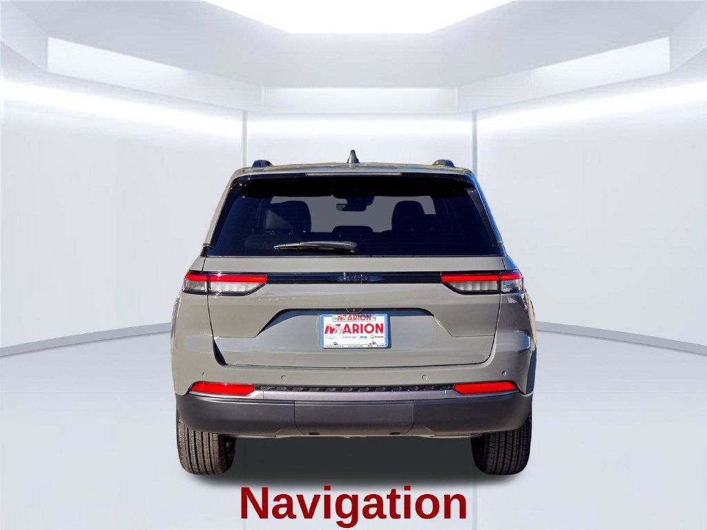 New 2027 Jeep Grand Cherokee Altitude RWD image 19