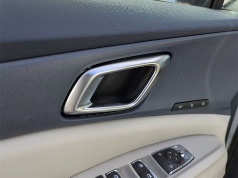 New 2026 Kia Carnival EX image 22