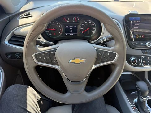 Used 2023 Chevrolet Malibu LT image 12