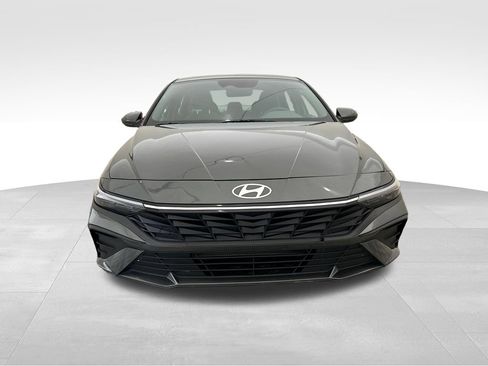 Used 2024 Hyundai Elantra SEL FWD image 9