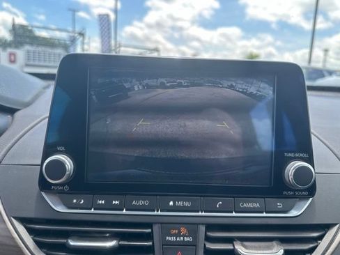 Used 2024 Nissan Altima 2.5 SV FWD image 23