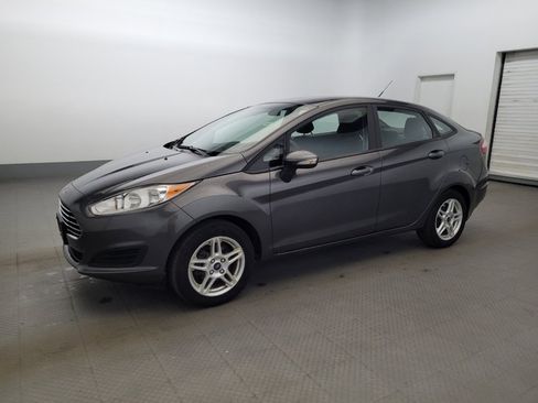 Used 2019 Ford Fiesta SE w/ Cold Weather Package FWD image 2