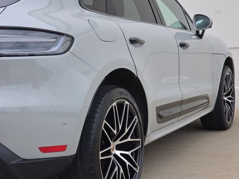 Used 2024 Porsche Macan AWD/4WD image 36