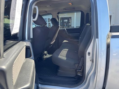 Used 2013 Nissan Titan SV image 12