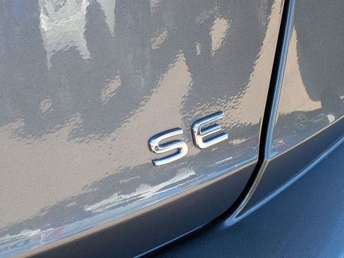 Used 2024 Volkswagen Jetta SE FWD image 28