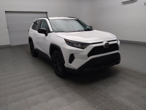 Used 2021 Toyota RAV4 LE FWD image 13