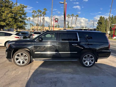 Used 2016 Cadillac Escalade ESV Premium image 2