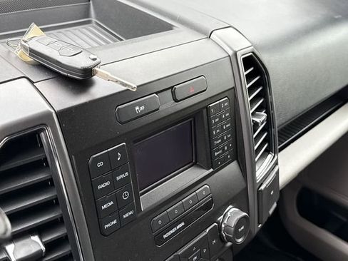 Used 2017 Ford F150 XLT image 30