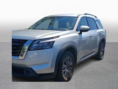 Used 2024 Nissan Pathfinder SV