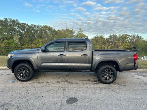 Used 2022 Toyota Tacoma SR5 image 2