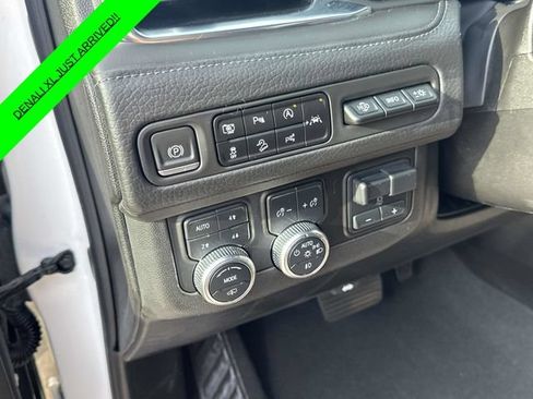 Used 2023 GMC Yukon XL Denali w/ Advanced Technology Package AWD/4WD image 25