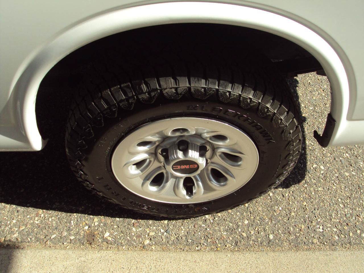Used 2010 GMC Savana 1500 AWD image 27