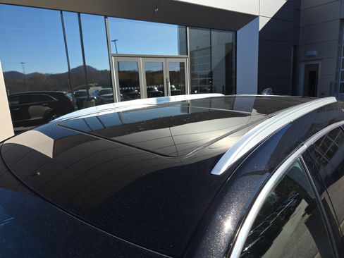 Used 2025 Cadillac XT5 Premium Luxury image 13