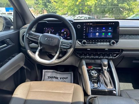 Used 2025 Chevrolet Colorado ZR2 w/ Technology Package AWD/4WD image 23