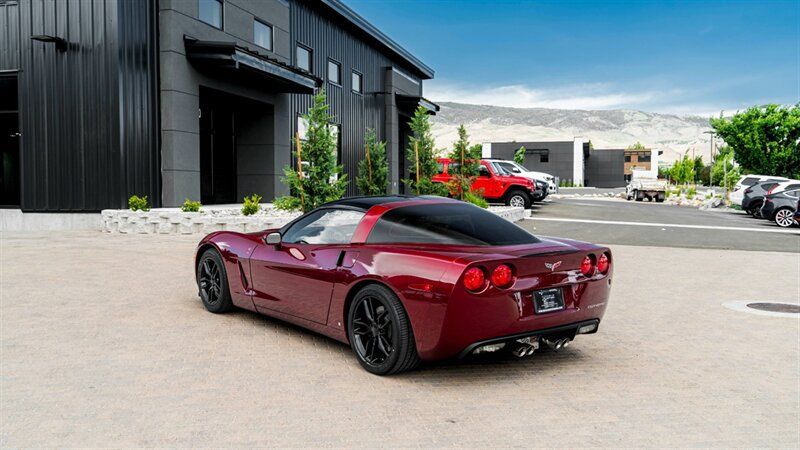 Used 2007 Chevrolet Corvette Coupe w/ Preferred Equipment Group RWD image 8